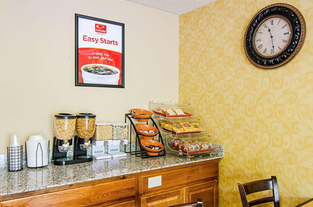Econo Lodge Lynchburg Restoran fotoğraf