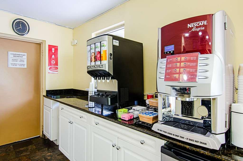 Econo Lodge Lynchburg Restoran fotoğraf
